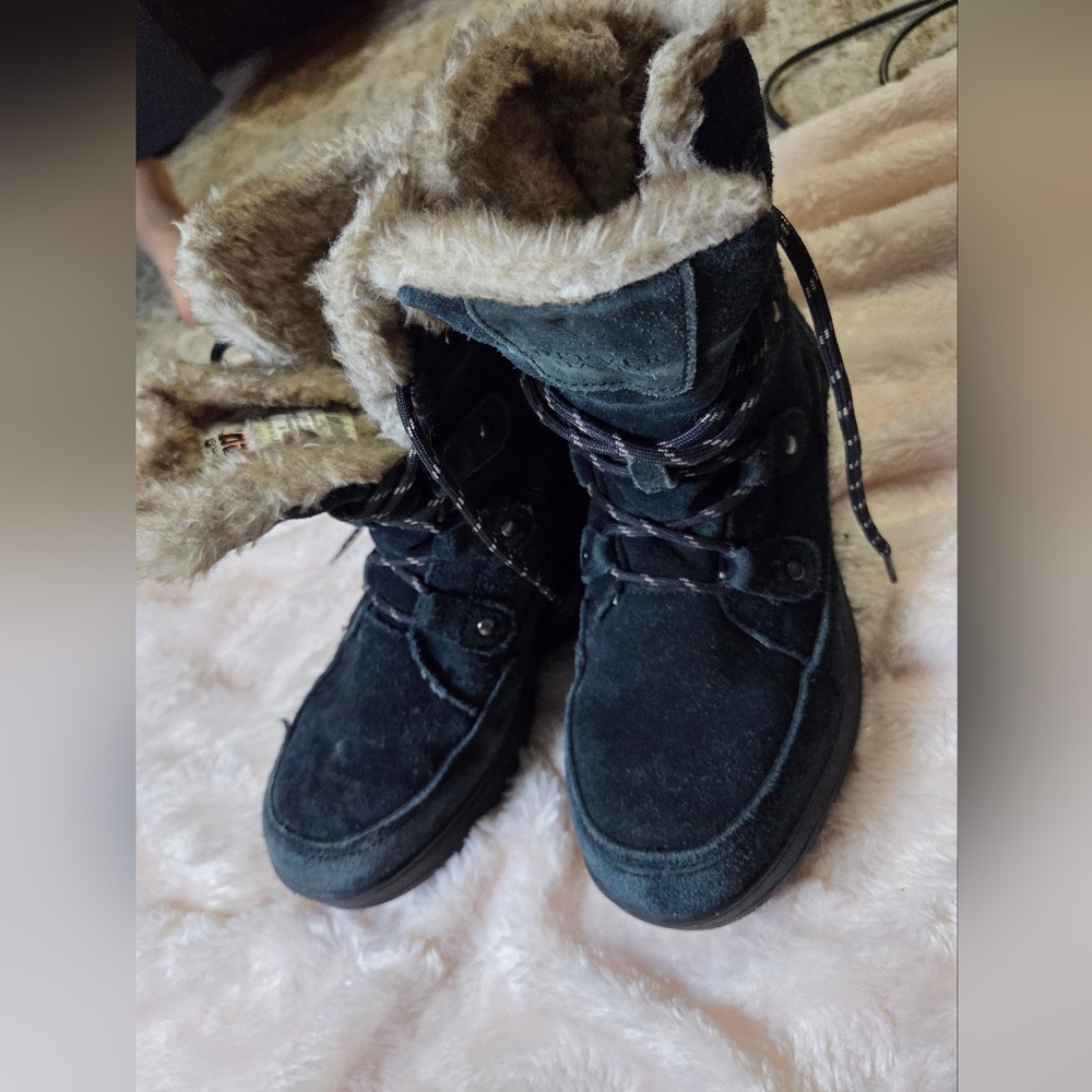 Denver Hayes Black Winter Boots with Fur Lining - Picture 2 of 8
